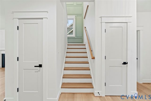 17307 Jojo Ln, Moseley, VA 23120