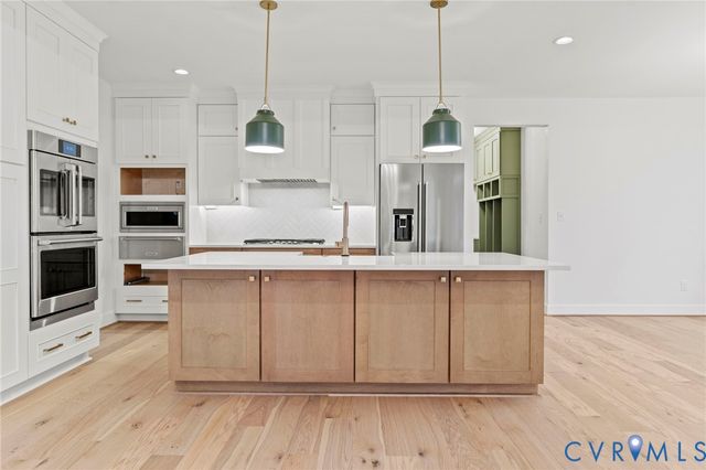 17307 Jojo Ln, Moseley, VA 23120