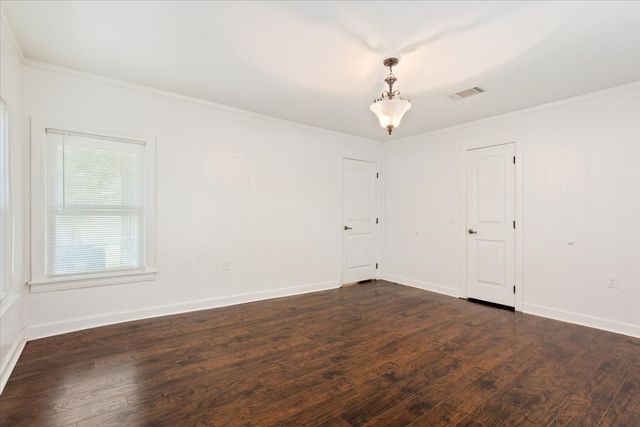 102 E Southland Avenue, Marlin, TX 76661