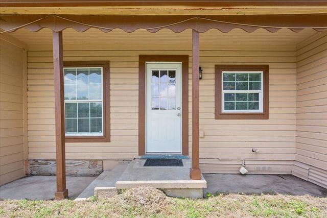 102 E Southland Avenue, Marlin, TX 76661