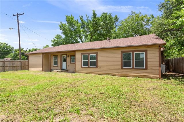 102 E Southland Avenue, Marlin, TX 76661
