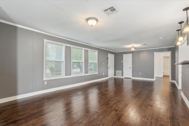 102 E Southland Avenue, Marlin, TX 76661