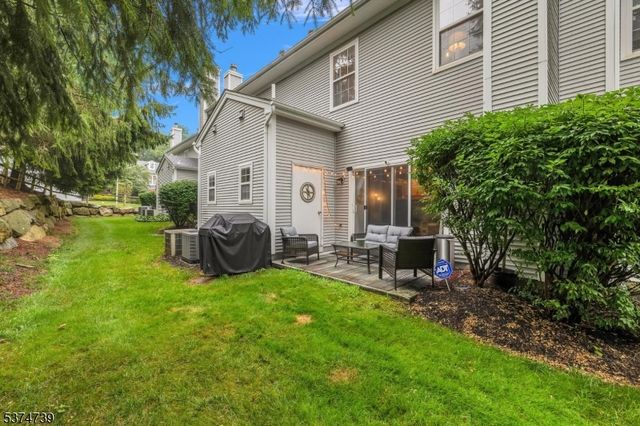 6 Sycamore Way, Mount Arlington Boro, NJ 07856