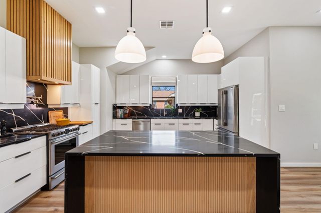 10134 Knoboak Drive, Houston, TX 77080