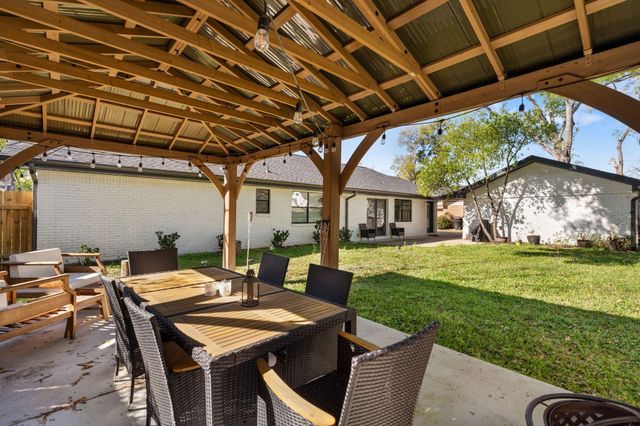 10134 Knoboak Drive, Houston, TX 77080