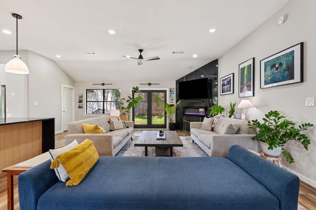 10134 Knoboak Drive, Houston, TX 77080