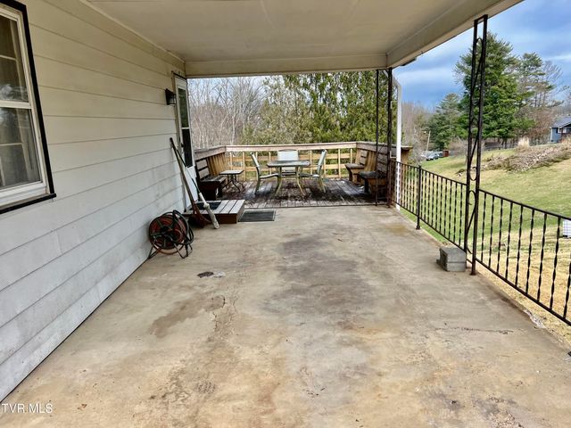 237 Southeast Grandview Drive, Wise, VA 24293