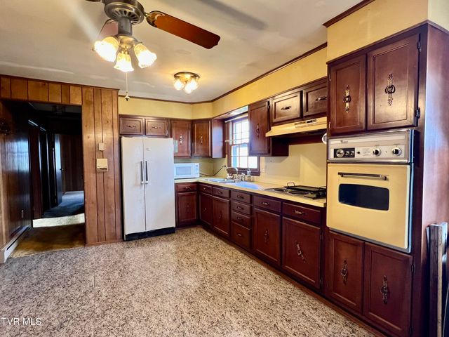 237 Southeast Grandview Drive, Wise, VA 24293