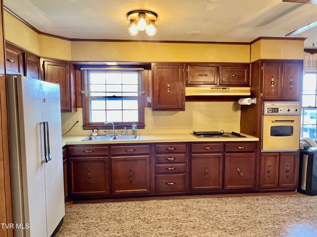 237 Southeast Grandview Drive, Wise, VA 24293