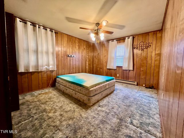 237 Southeast Grandview Drive, Wise, VA 24293