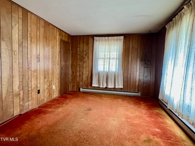 237 Southeast Grandview Drive, Wise, VA 24293