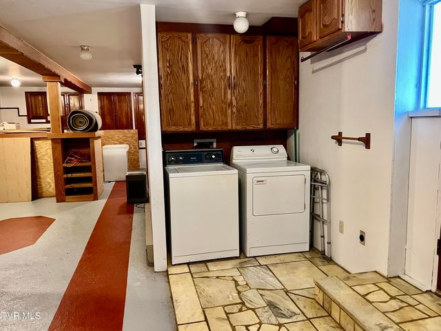 237 Southeast Grandview Drive, Wise, VA 24293