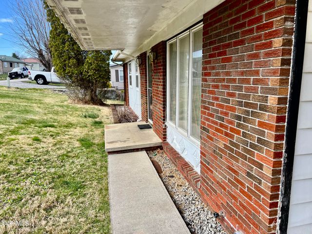 237 Southeast Grandview Drive, Wise, VA 24293