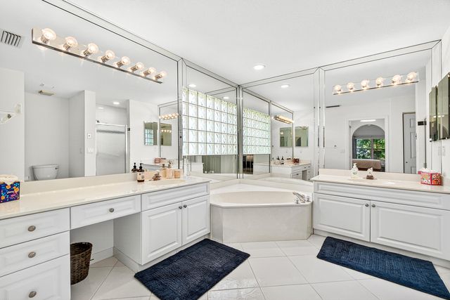 6594 Sun River Road, Boynton Beach, FL 33437