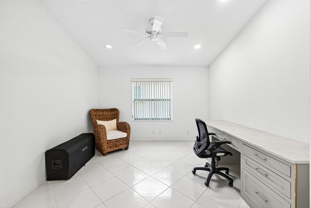 6594 Sun River Road, Boynton Beach, FL 33437