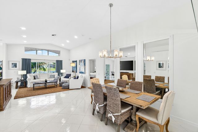 6594 Sun River Road, Boynton Beach, FL 33437