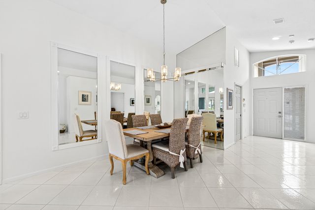 6594 Sun River Road, Boynton Beach, FL 33437