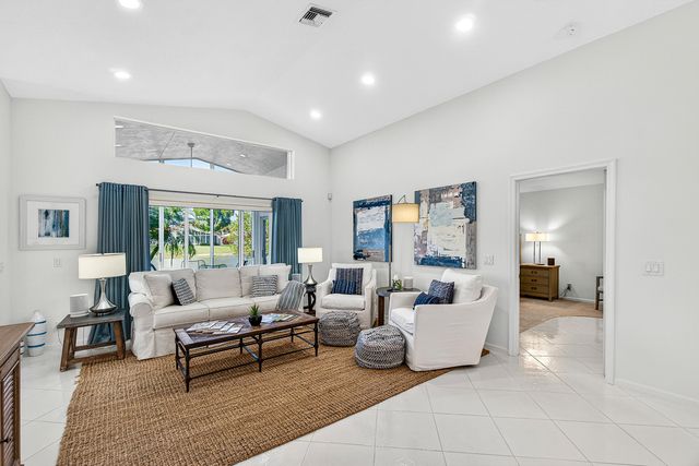 6594 Sun River Road, Boynton Beach, FL 33437