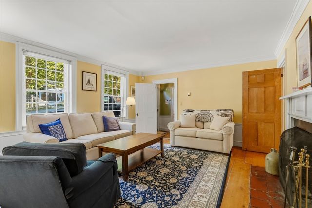 16 Common Street, Boston, MA 02129