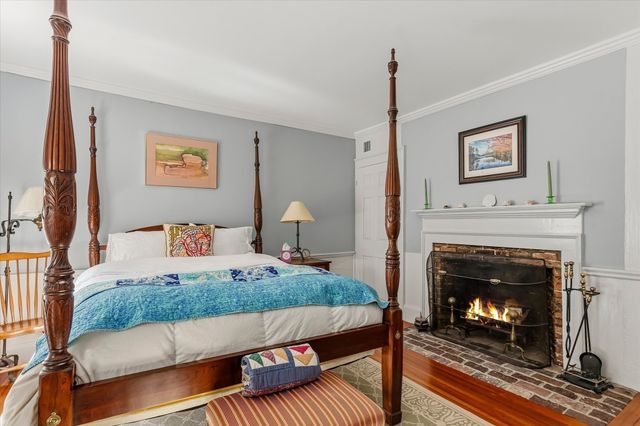 16 Common Street, Boston, MA 02129