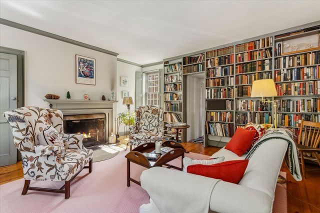 16 Common Street, Boston, MA 02129