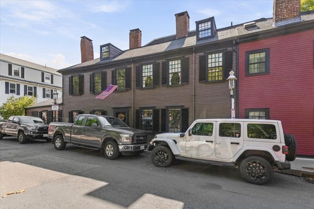 16 Common Street, Boston, MA 02129
