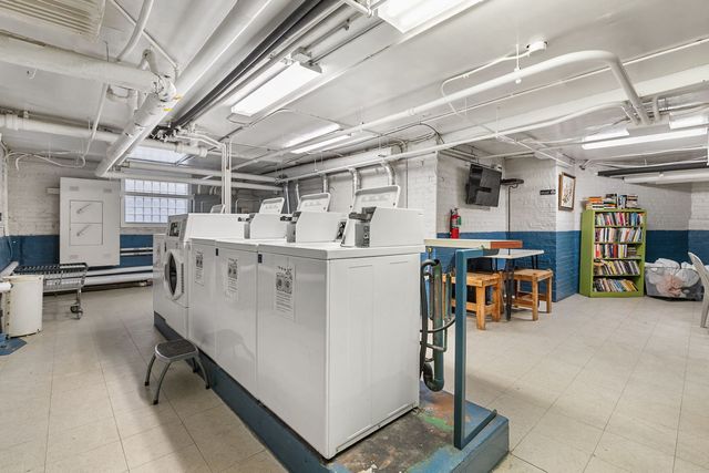 538 W Brompton Avenue 1E, Chicago, IL 60657