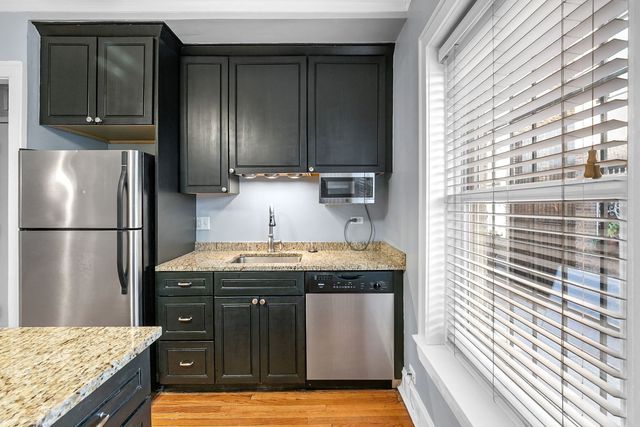 538 W Brompton Avenue 1E, Chicago, IL 60657