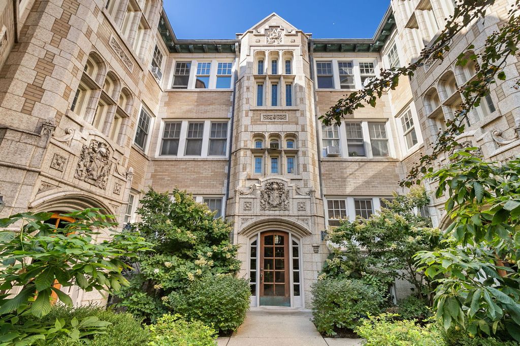 538 W Brompton Avenue 1E, Chicago, IL 60657
