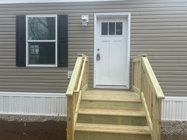 45 Crystal Springs Way, Somersworth, NH 03878