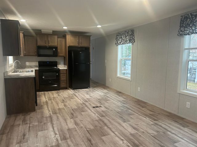 45 Crystal Springs Way, Somersworth, NH 03878