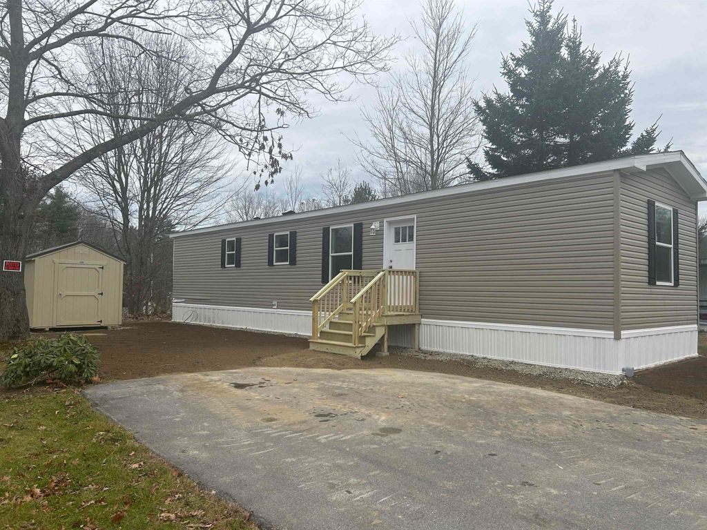 45 Crystal Springs Way, Somersworth, NH 03878