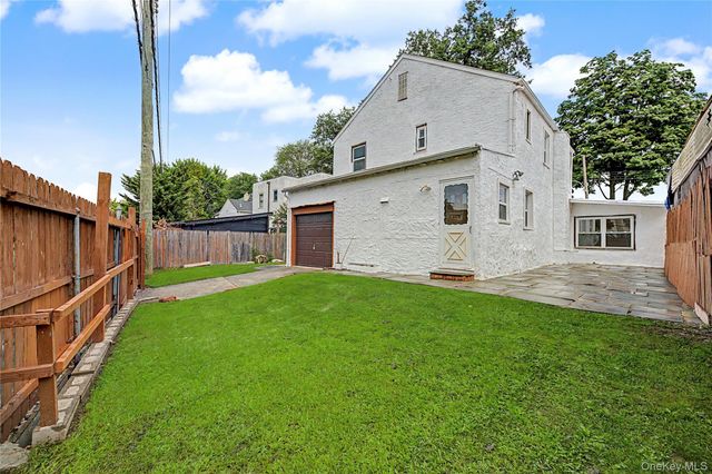 25 Longmeadow Road, Yonkers, NY 10704