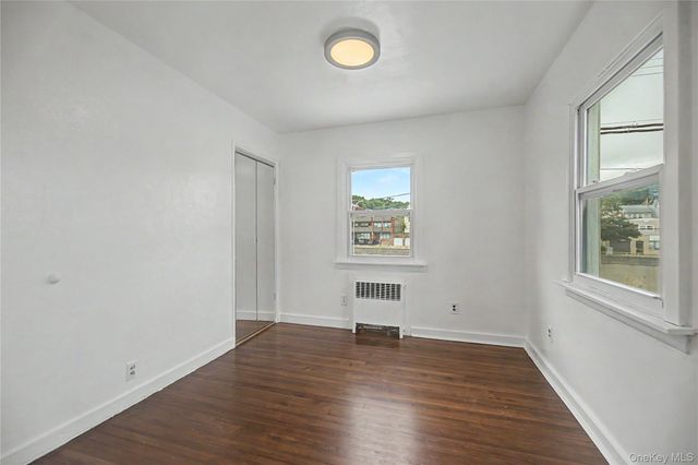 25 Longmeadow Road, Yonkers, NY 10704