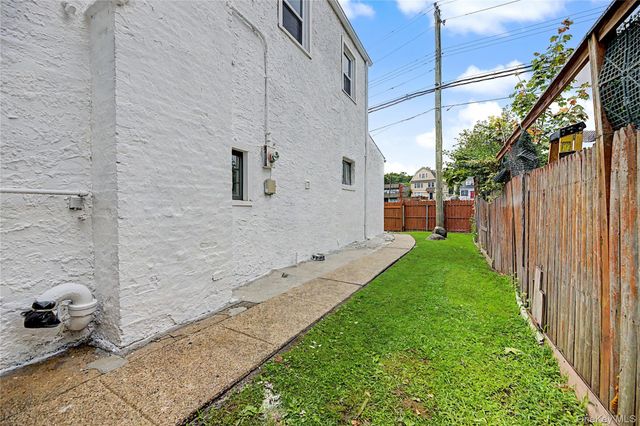 25 Longmeadow Road, Yonkers, NY 10704