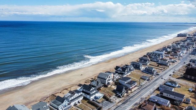 154 North End Boulevard, Salisbury, MA 01952