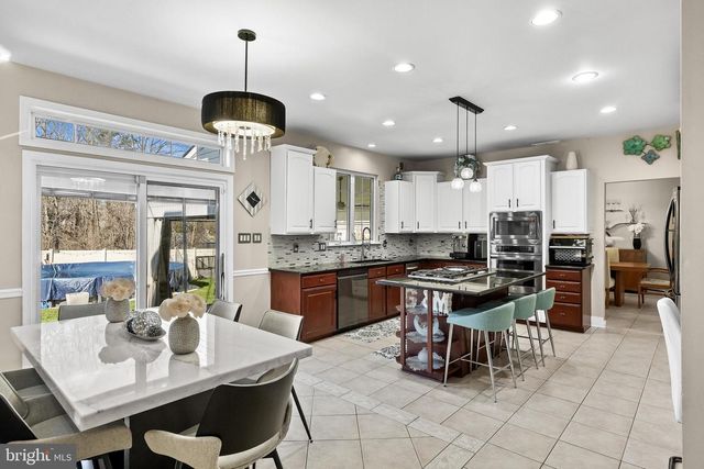 2 ROTHBURY DR, Lumberton, NJ 08048