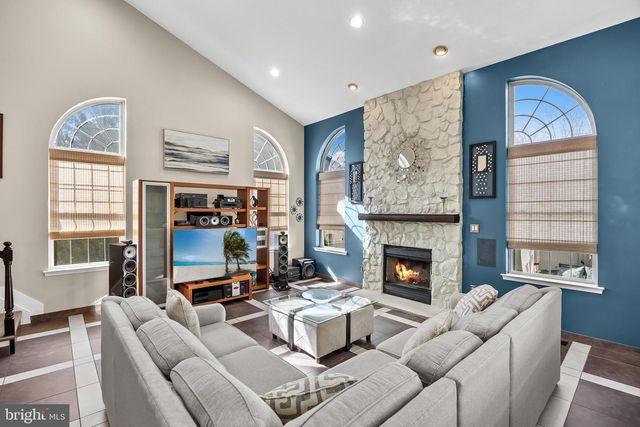 2 ROTHBURY DR, Lumberton, NJ 08048