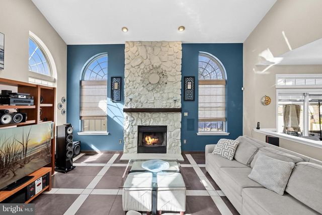 2 ROTHBURY DR, Lumberton, NJ 08048