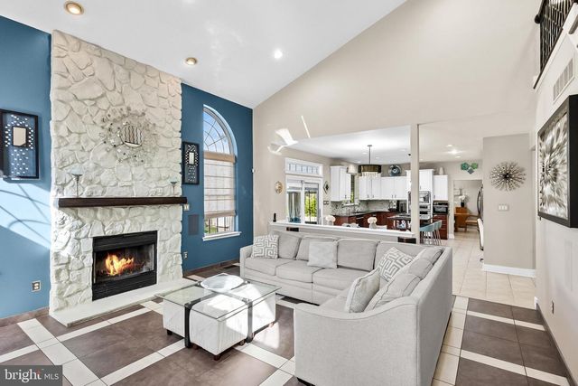 2 ROTHBURY DR, Lumberton, NJ 08048