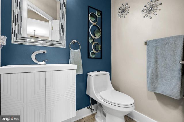 2 ROTHBURY DR, Lumberton, NJ 08048