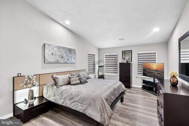 2 ROTHBURY DR, Lumberton, NJ 08048