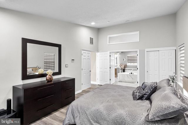 2 ROTHBURY DR, Lumberton, NJ 08048