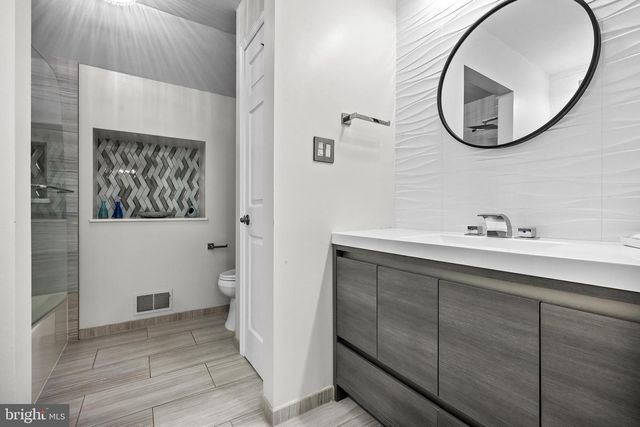 2 ROTHBURY DR, Lumberton, NJ 08048