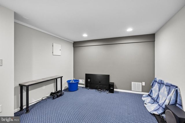 2 ROTHBURY DR, Lumberton, NJ 08048