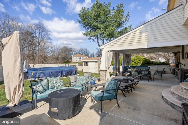 2 ROTHBURY DR, Lumberton, NJ 08048