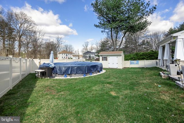 2 ROTHBURY DR, Lumberton, NJ 08048