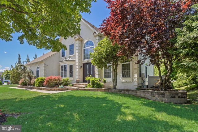 2 ROTHBURY DR, Lumberton, NJ 08048