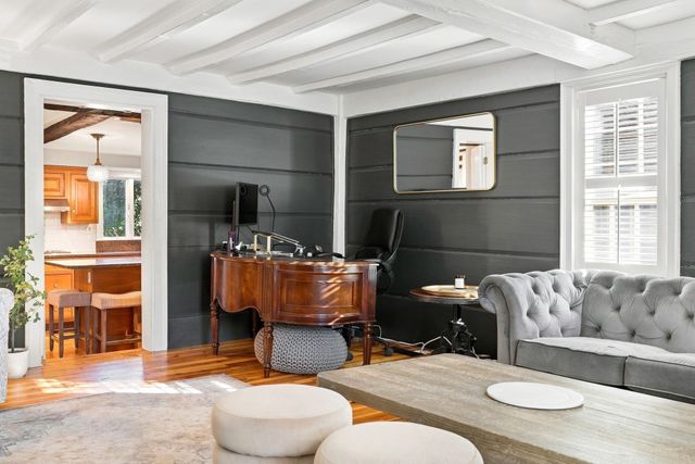 405 Andover St, Wilmington, MA 01887