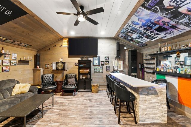 405 Andover St, Wilmington, MA 01887